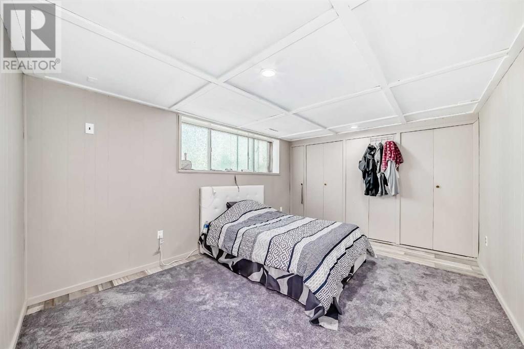 Single Family House Bi-level for Sale in  Fortalice Crescent SE Forest Heights Calgary 