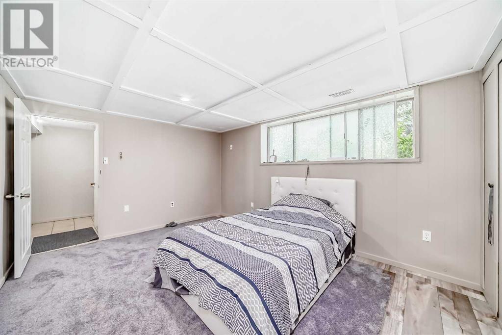 Single Family House Bi-level for Sale in  Fortalice Crescent SE Forest Heights Calgary 