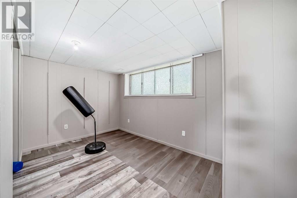 Single Family House Bi-level for Sale in  Fortalice Crescent SE Forest Heights Calgary 