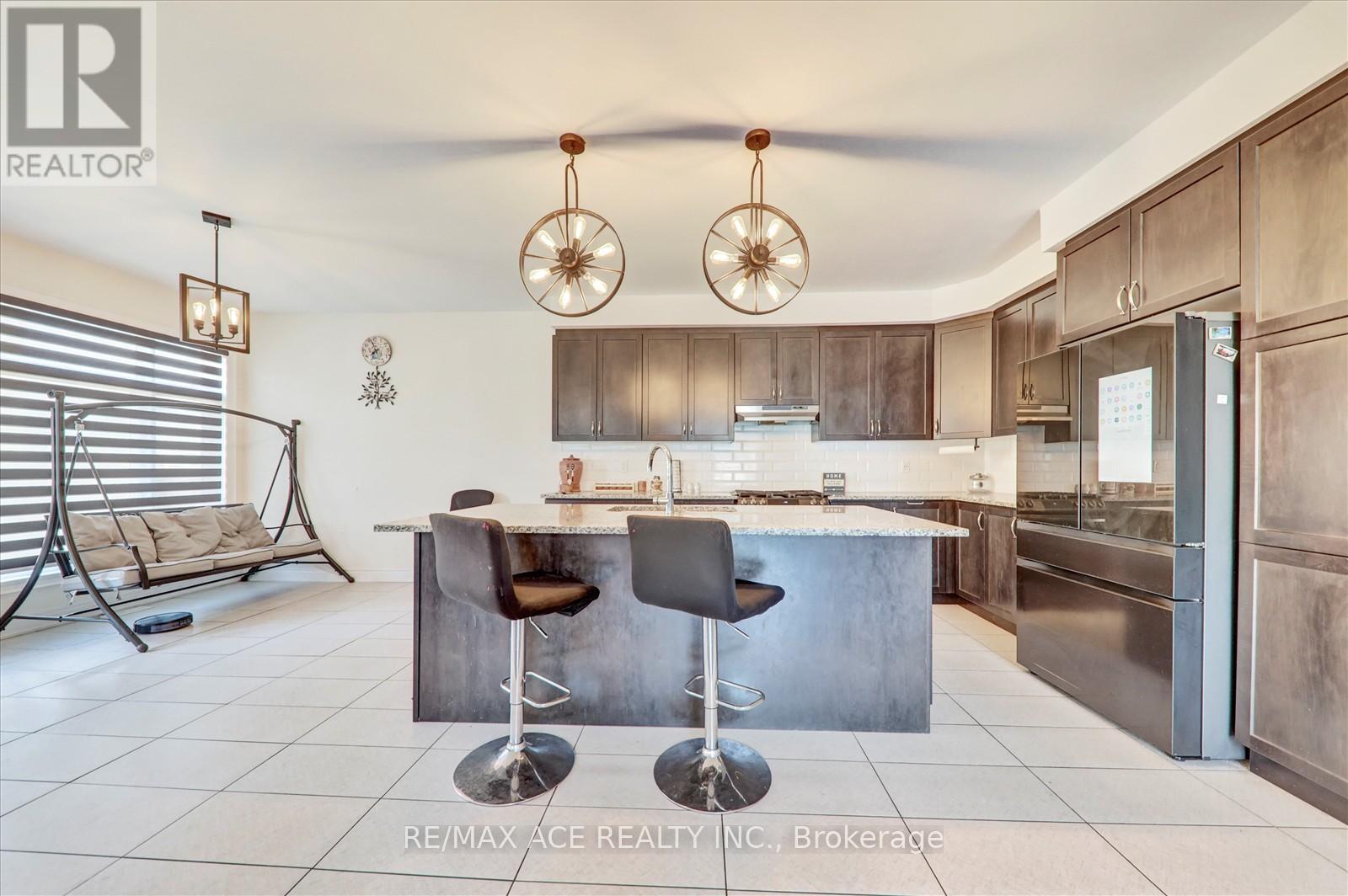 Photo 2 of 63 Wamsley Crescent, Clarington ON