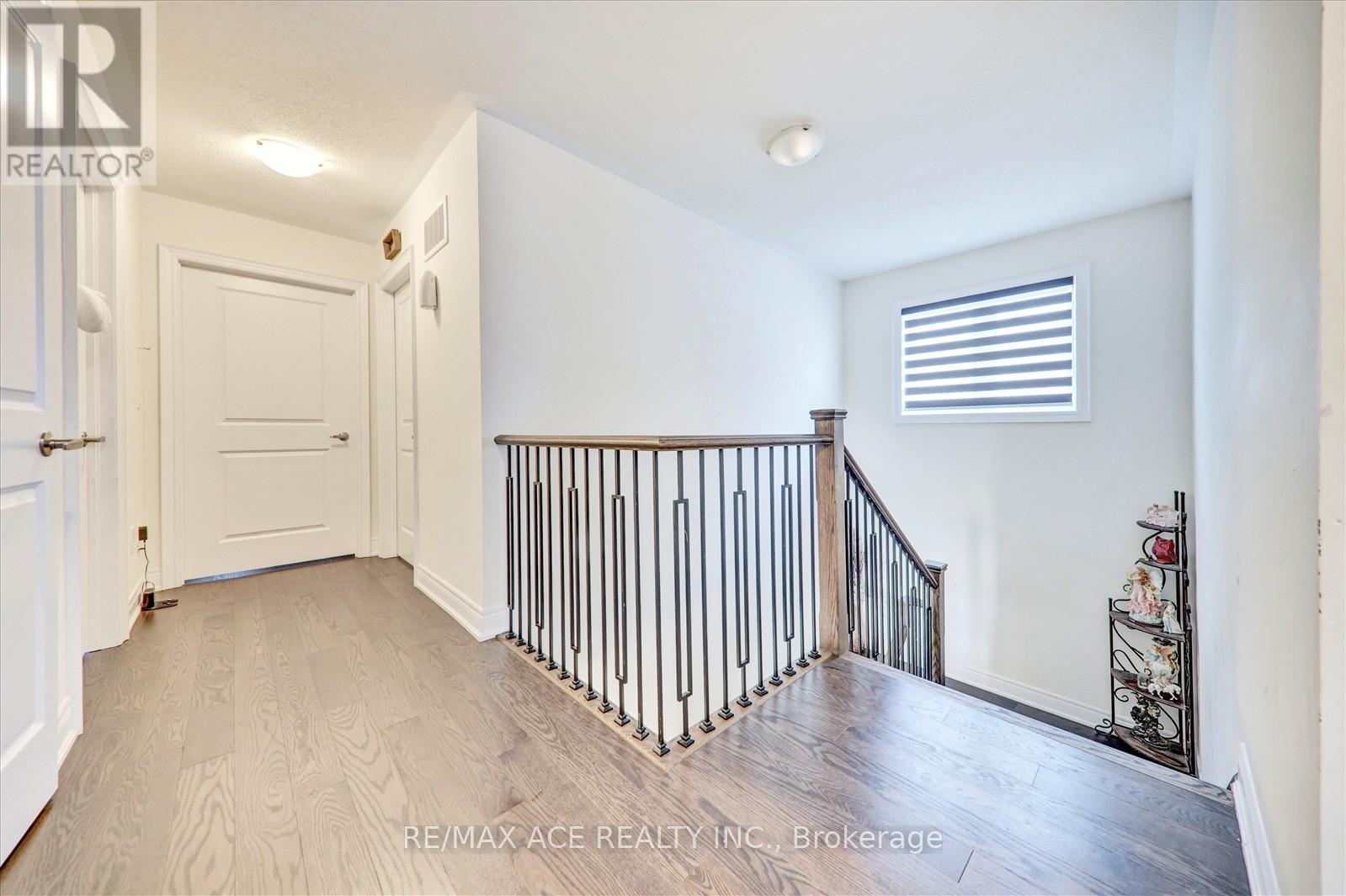 Photo 37 of 63 Wamsley Crescent, Clarington ON