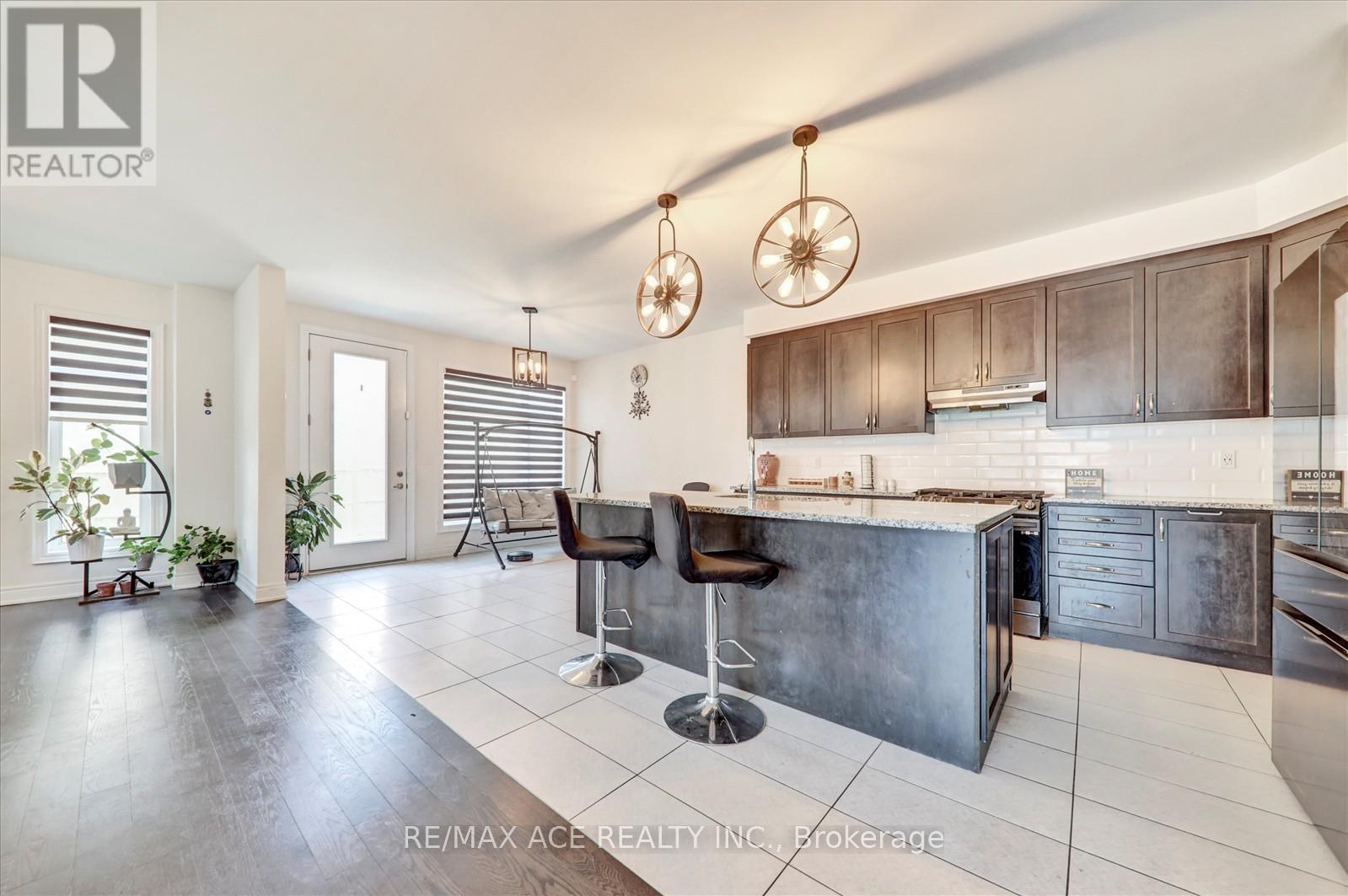 Photo 14 of 63 Wamsley Crescent, Clarington ON