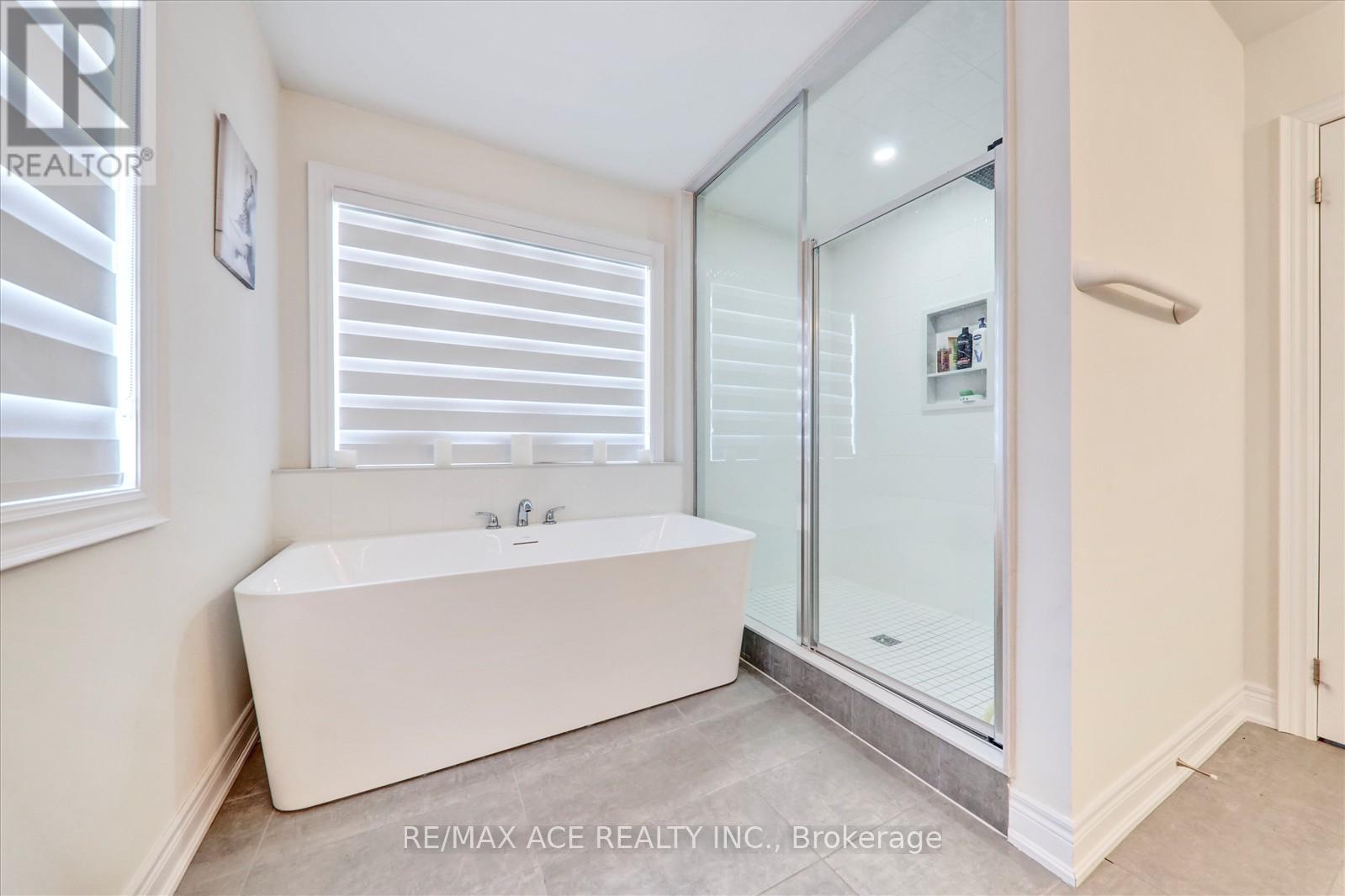 Photo 26 of 63 Wamsley Crescent, Clarington ON