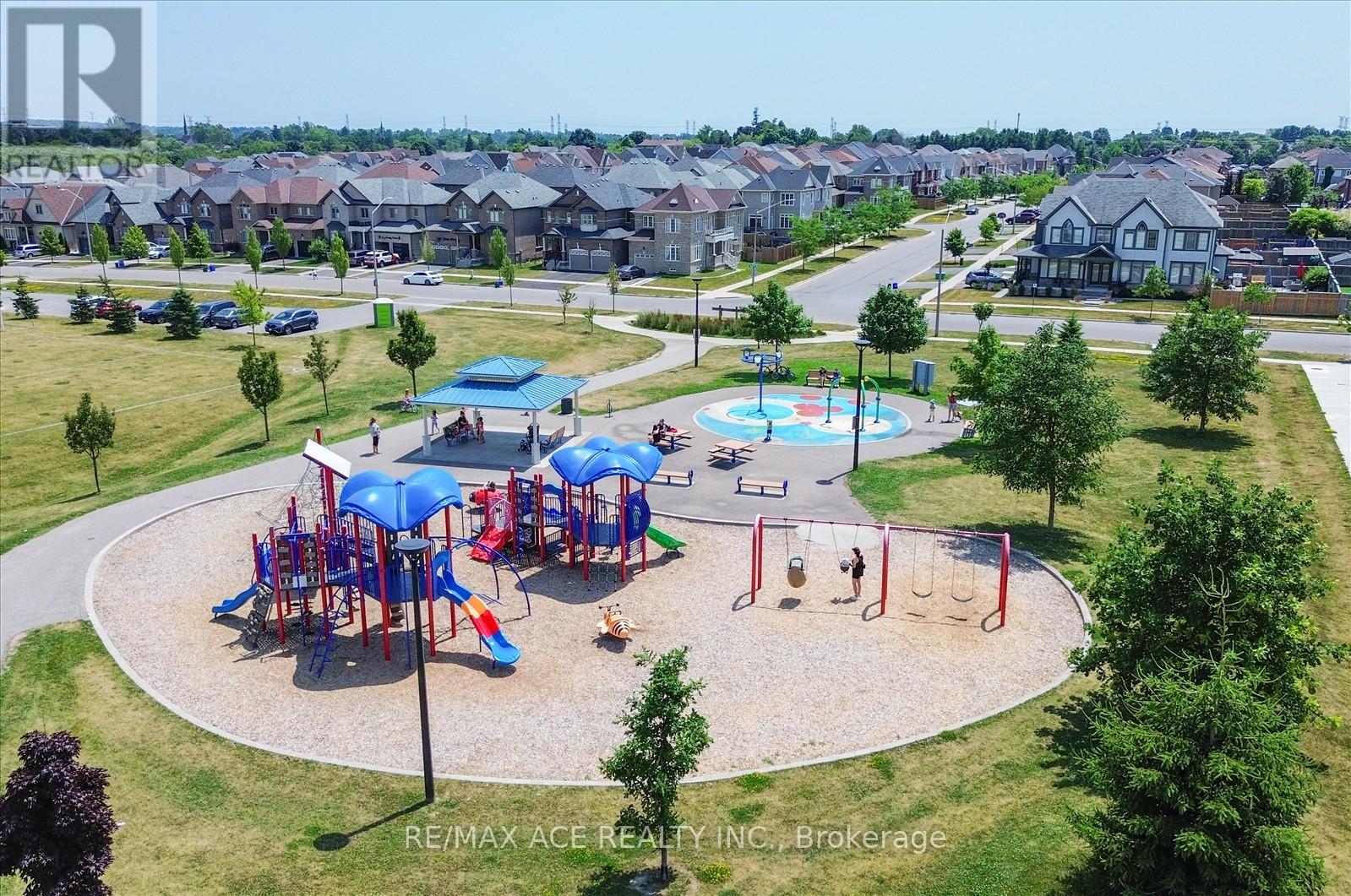 Photo 30 of 63 Wamsley Crescent, Clarington ON
