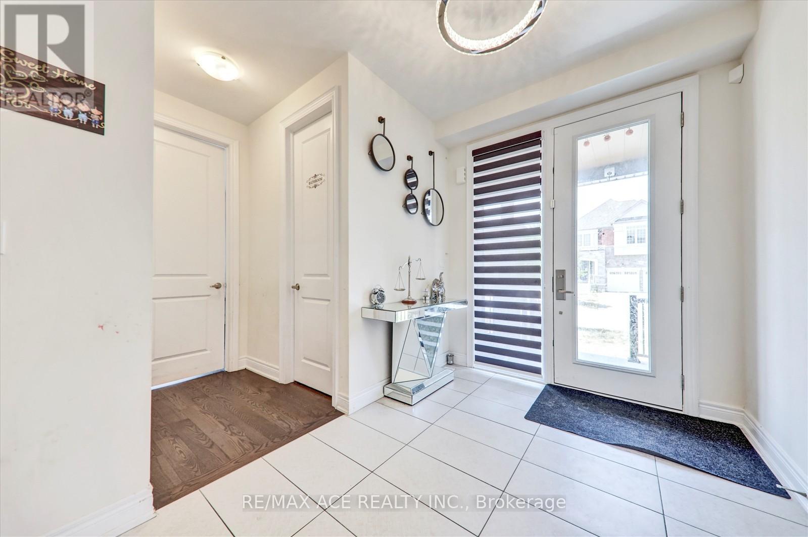 Photo 21 of 63 Wamsley Crescent, Clarington ON