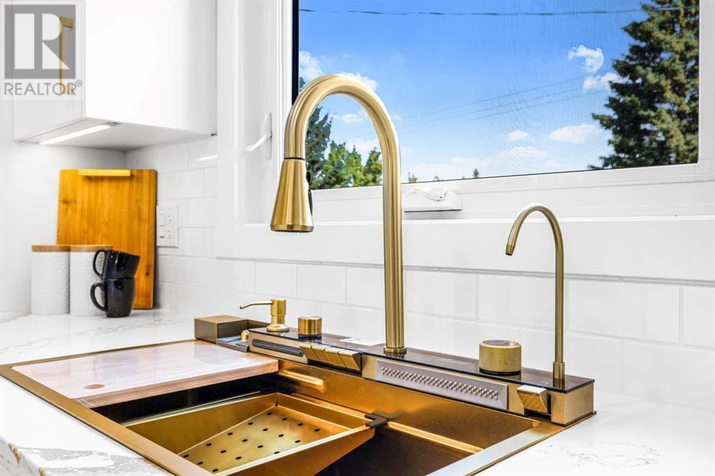 Single Family House Bungalow for Sale in  Oakmoor Way SW Cedarbrae Calgary 