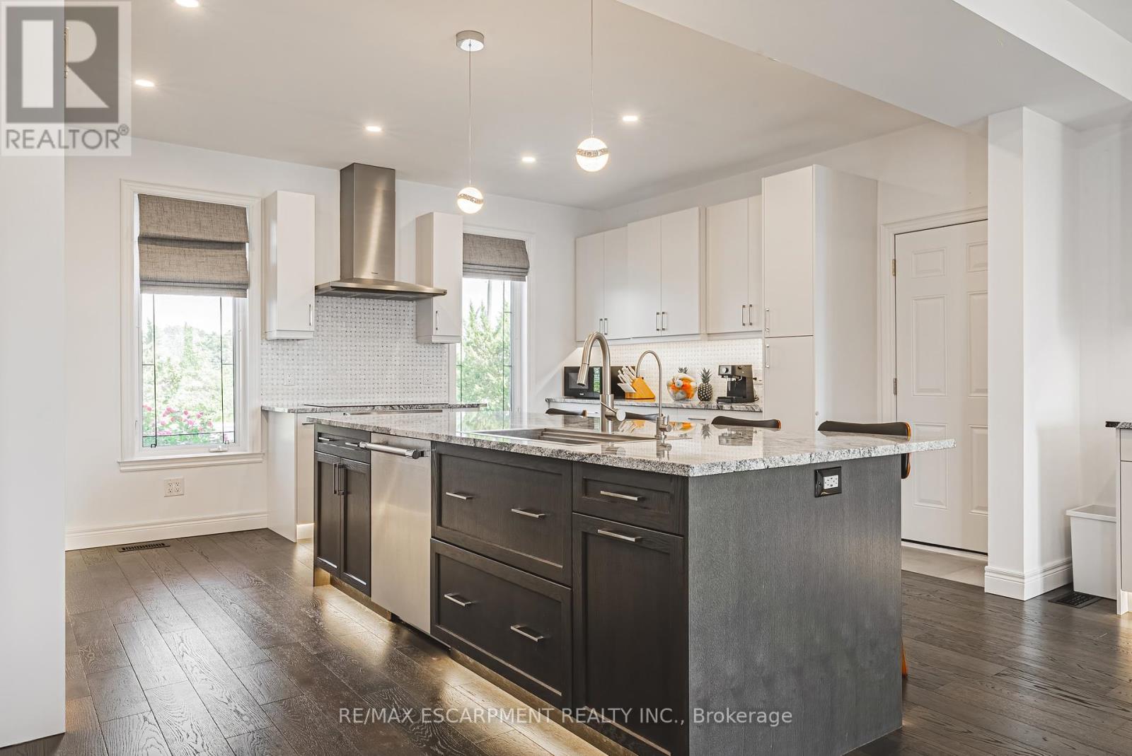 Photo 12 of 6380 Westbrook Road, Hamilton ON