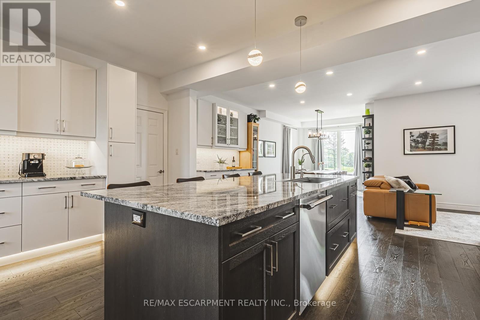Photo 13 of 6380 Westbrook Road, Hamilton ON