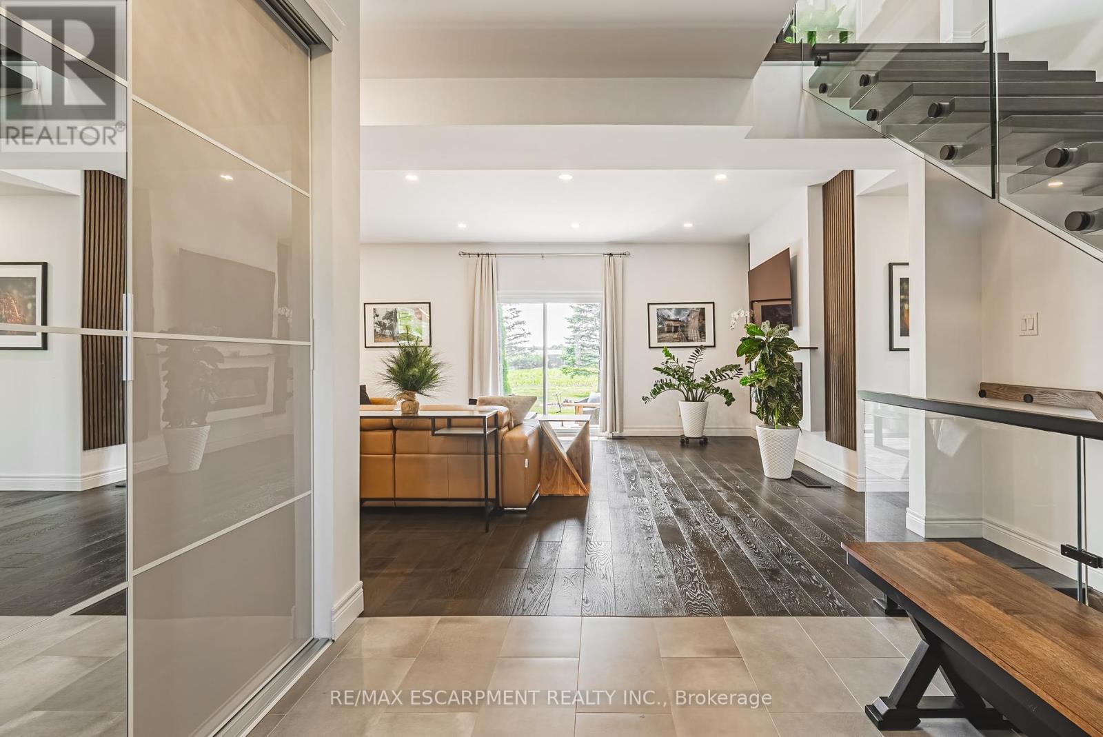 Photo 4 of 6380 Westbrook Road, Hamilton ON
