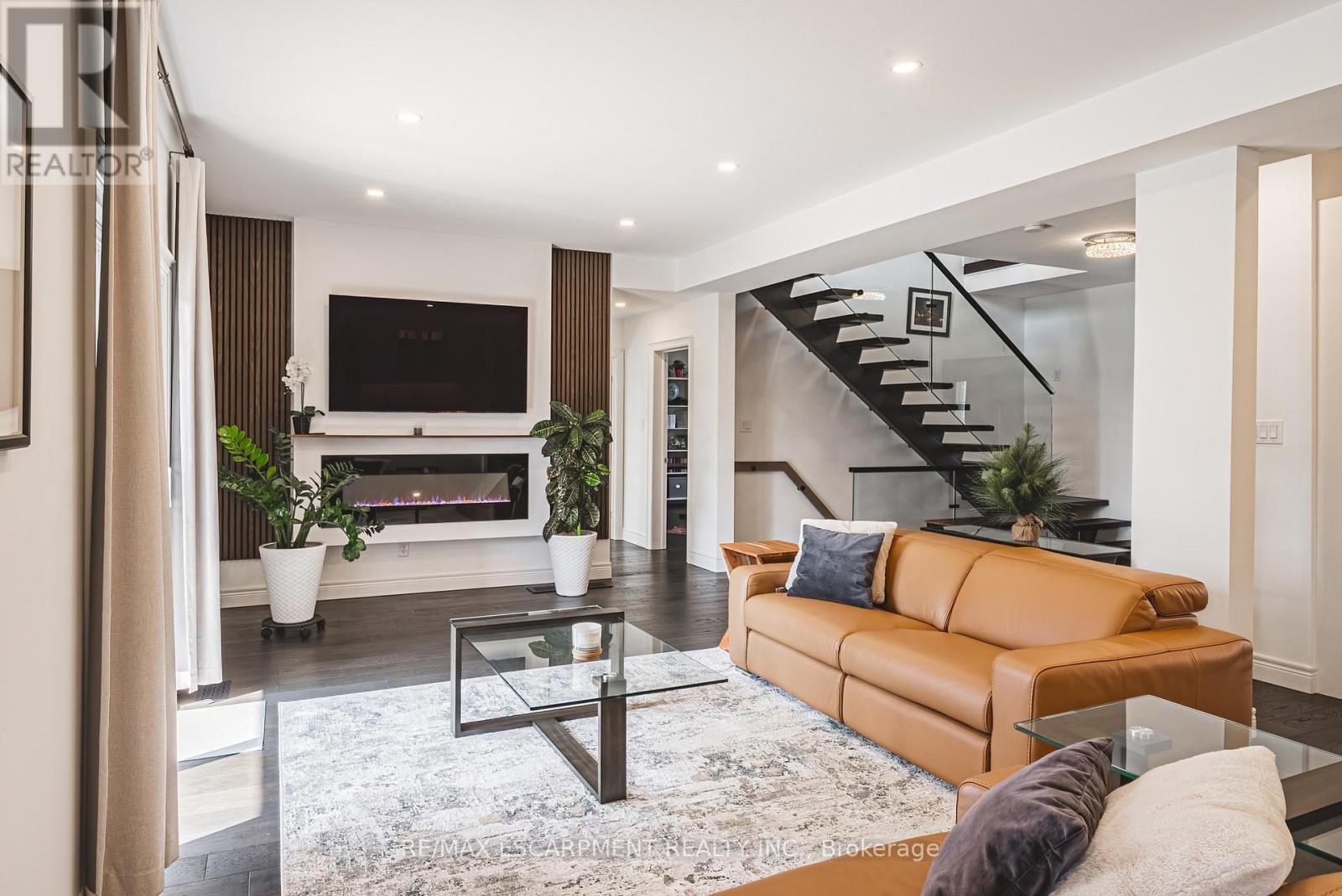 Photo 5 of 6380 Westbrook Road, Hamilton ON