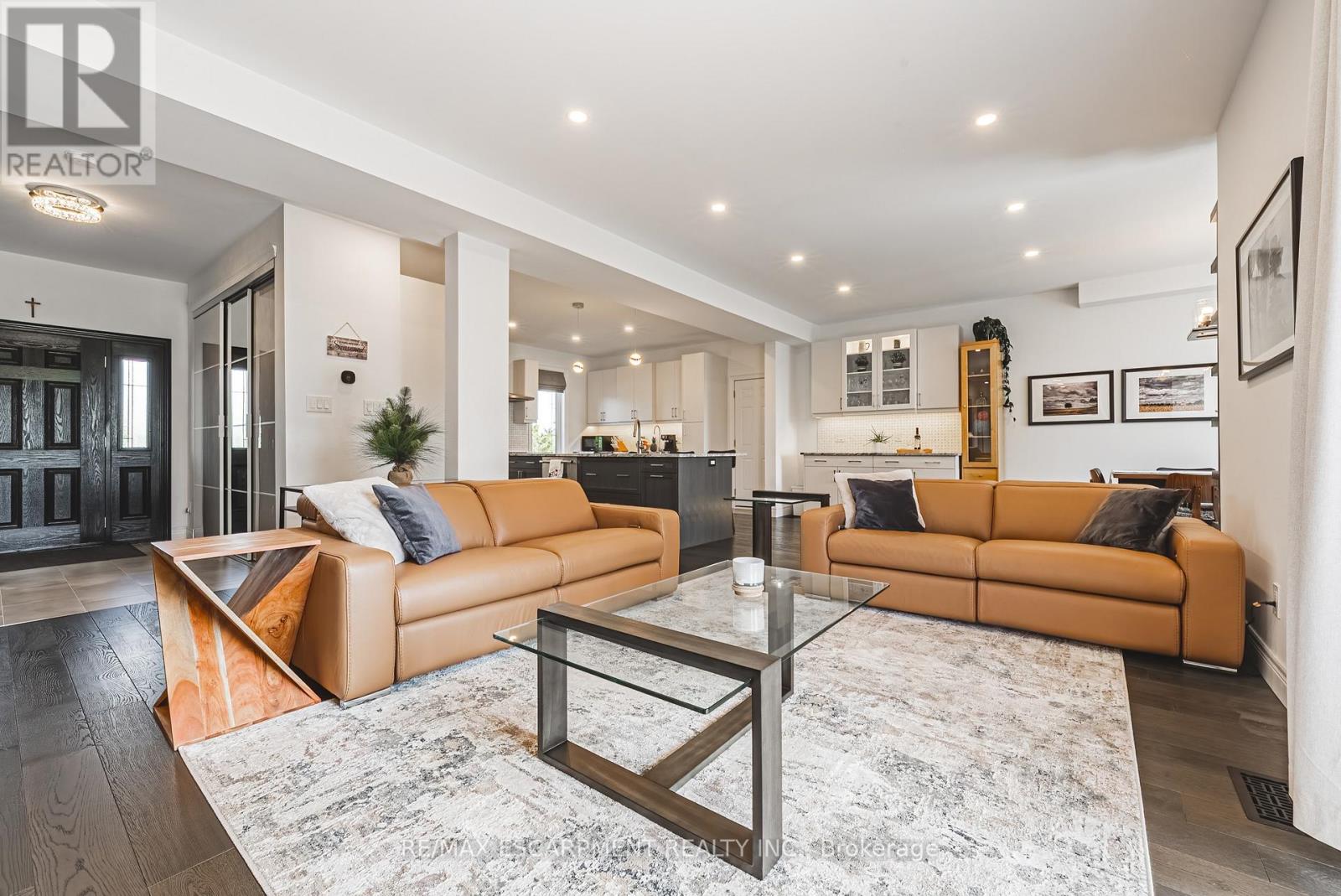 Photo 8 of 6380 Westbrook Road, Hamilton ON
