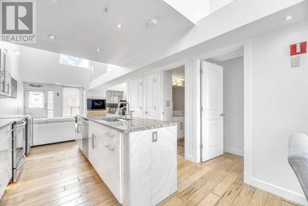 Single Family House Multi-level for Sale in    Avenue SW Sunalta Calgary 