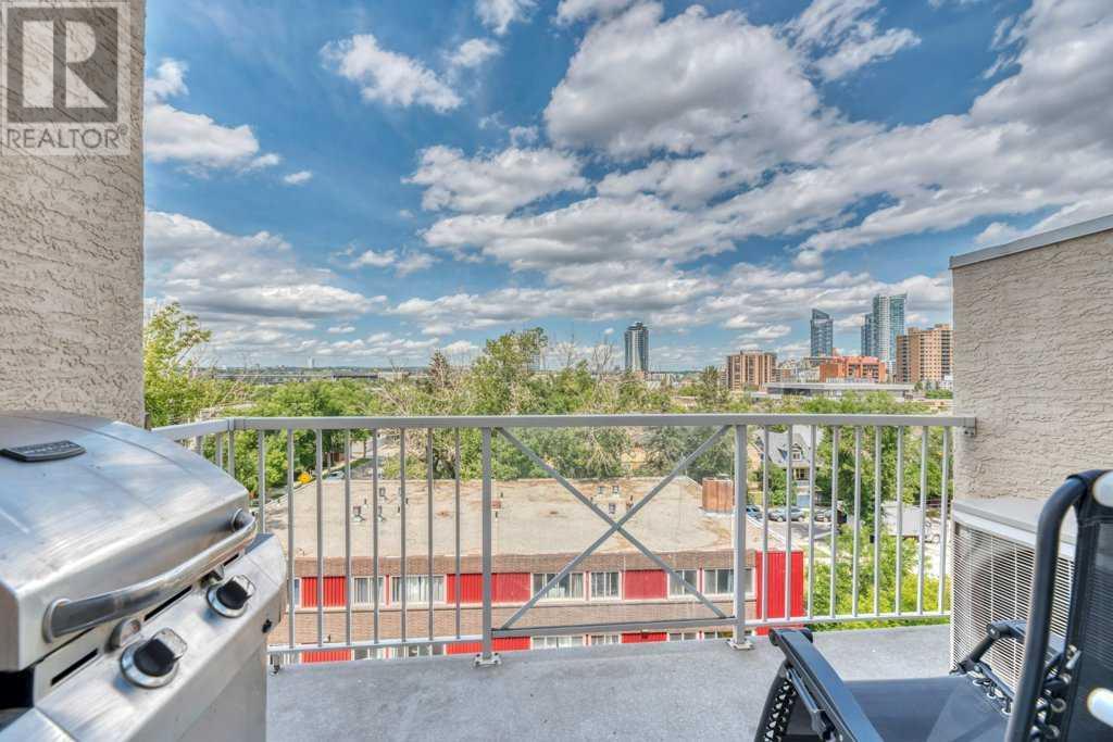 Single Family House Multi-level for Sale in    Avenue SW Sunalta Calgary 
