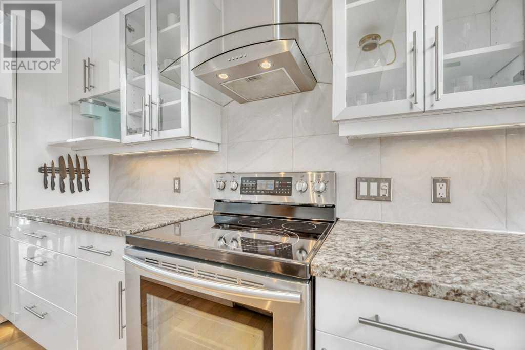 Single Family House Multi-level for Sale in    Avenue SW Sunalta Calgary 