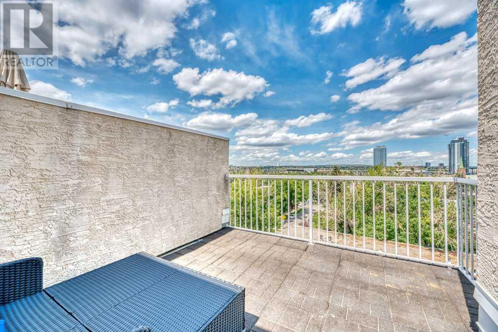 Single Family House Multi-level for Sale in    Avenue SW Sunalta Calgary 