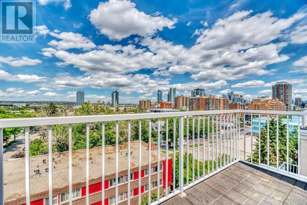 Single Family House Multi-level for Sale in    Avenue SW Sunalta Calgary 