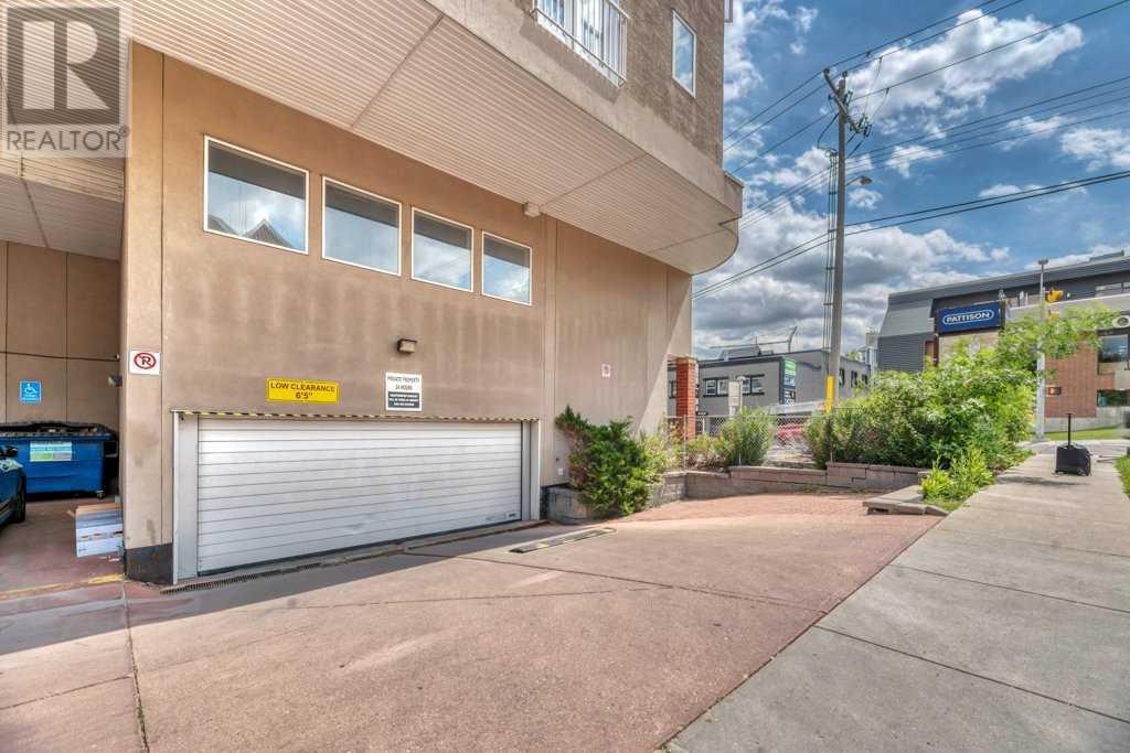 Single Family House Multi-level for Sale in    Avenue SW Sunalta Calgary 