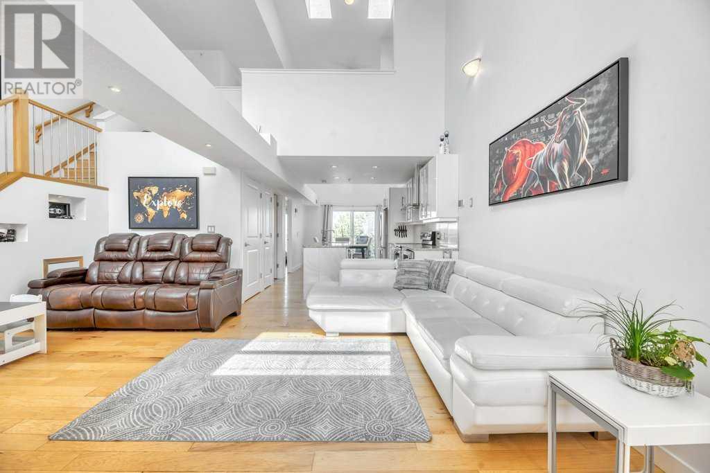 Single Family House Multi-level for Sale in    Avenue SW Sunalta Calgary 