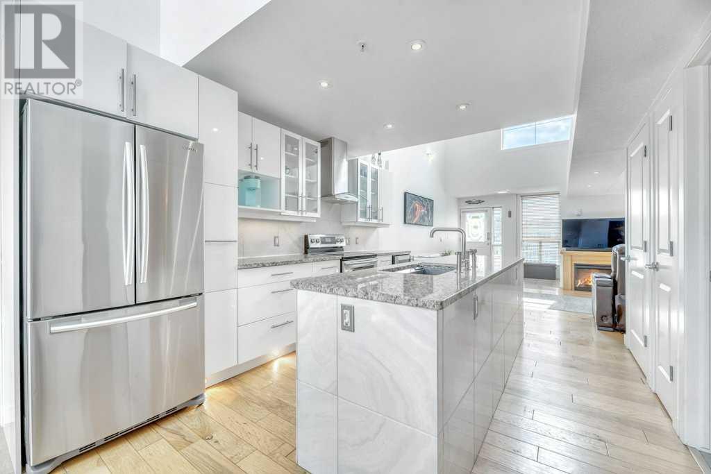 Single Family House Multi-level for Sale in    Avenue SW Sunalta Calgary 