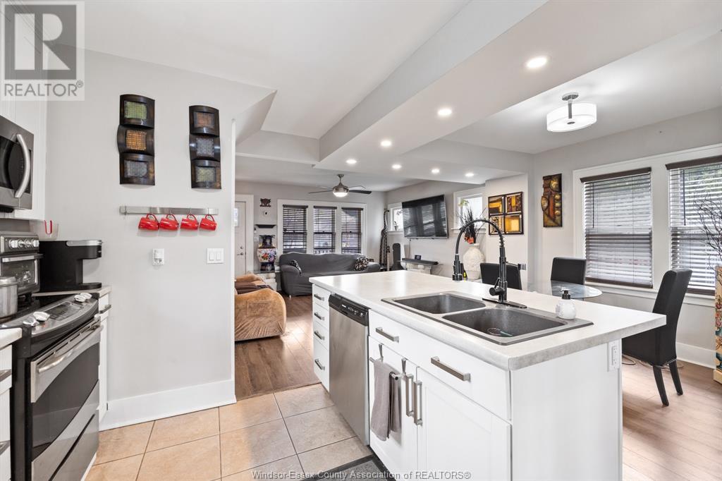 Photo 8 of 860 Ford Boulevard, Windsor ON