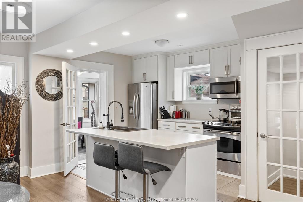 Photo 5 of 860 Ford Boulevard, Windsor ON