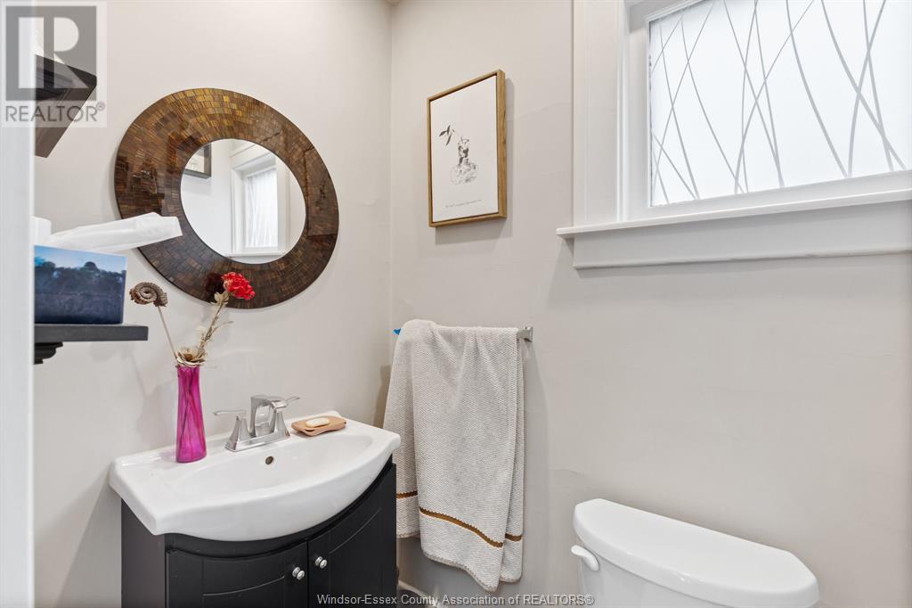 Photo 15 of 860 Ford Boulevard, Windsor ON