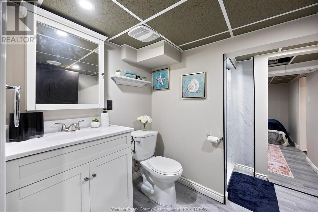 Photo 25 of 860 Ford Boulevard, Windsor ON