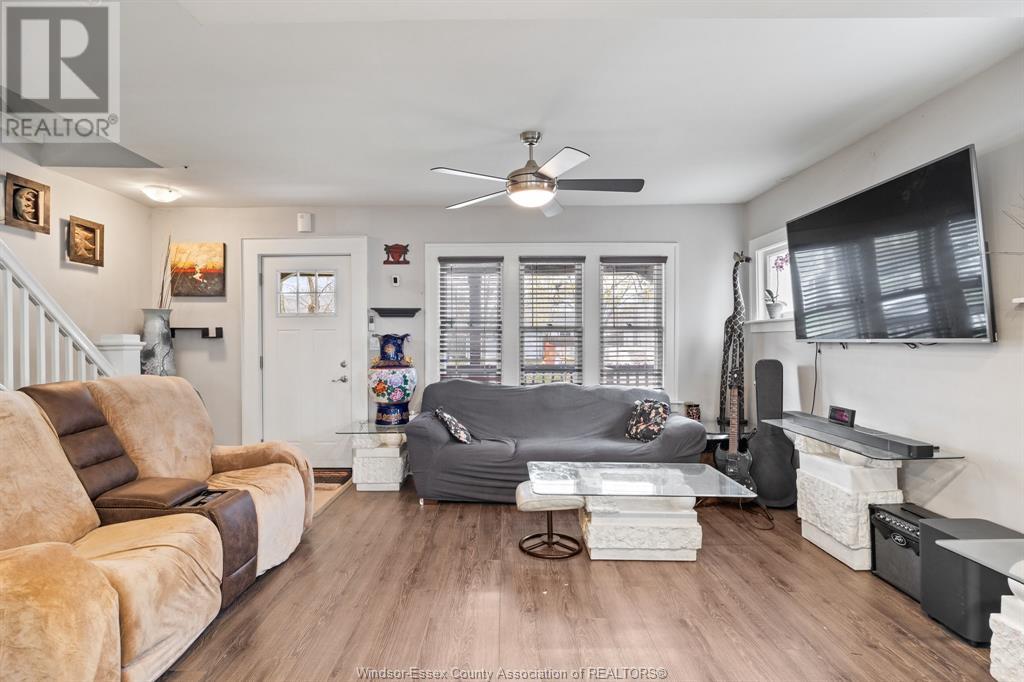 Photo 10 of 860 Ford Boulevard, Windsor ON