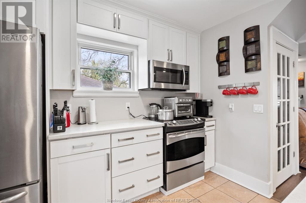 Photo 6 of 860 Ford Boulevard, Windsor ON