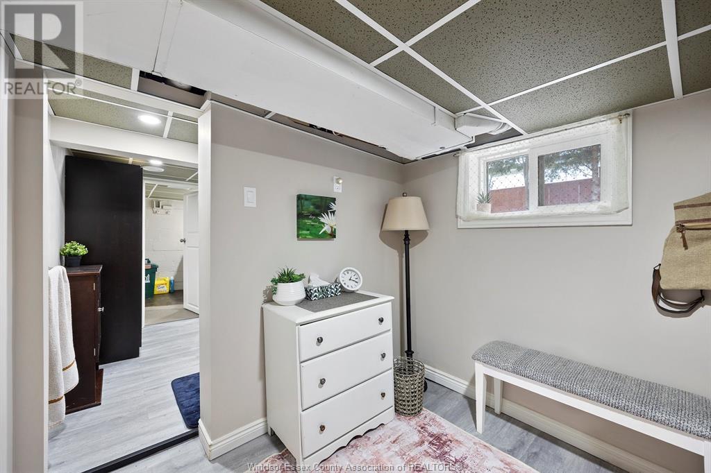 Photo 24 of 860 Ford Boulevard, Windsor ON