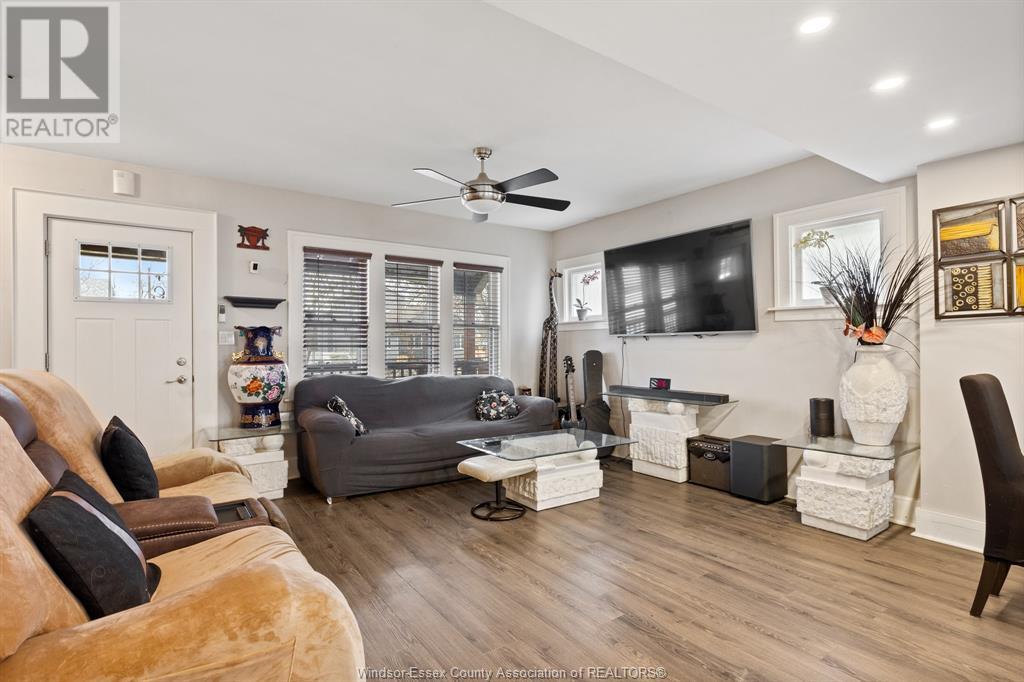 Photo 11 of 860 Ford Boulevard, Windsor ON