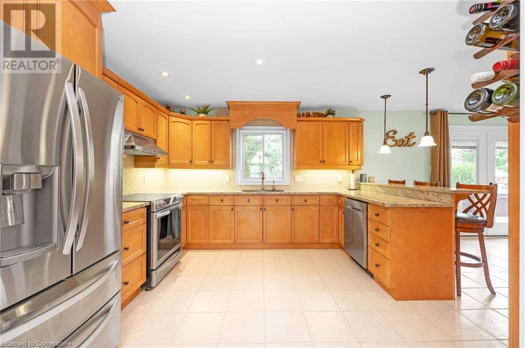 Photo 38 of 5 Dunrobin Drive, Caledonia ON