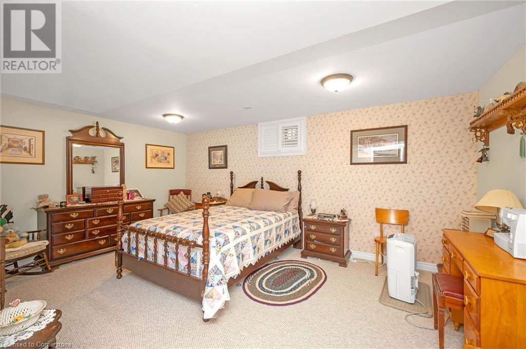 Photo 18 of 5 Dunrobin Drive, Caledonia ON