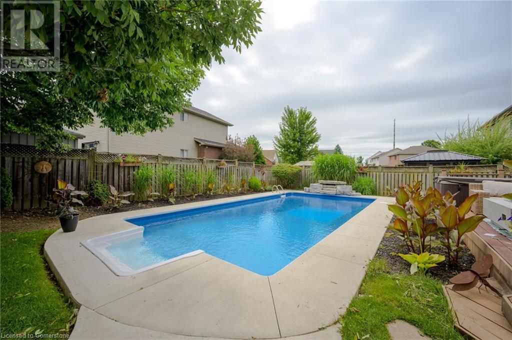 Photo 46 of 5 Dunrobin Drive, Caledonia ON