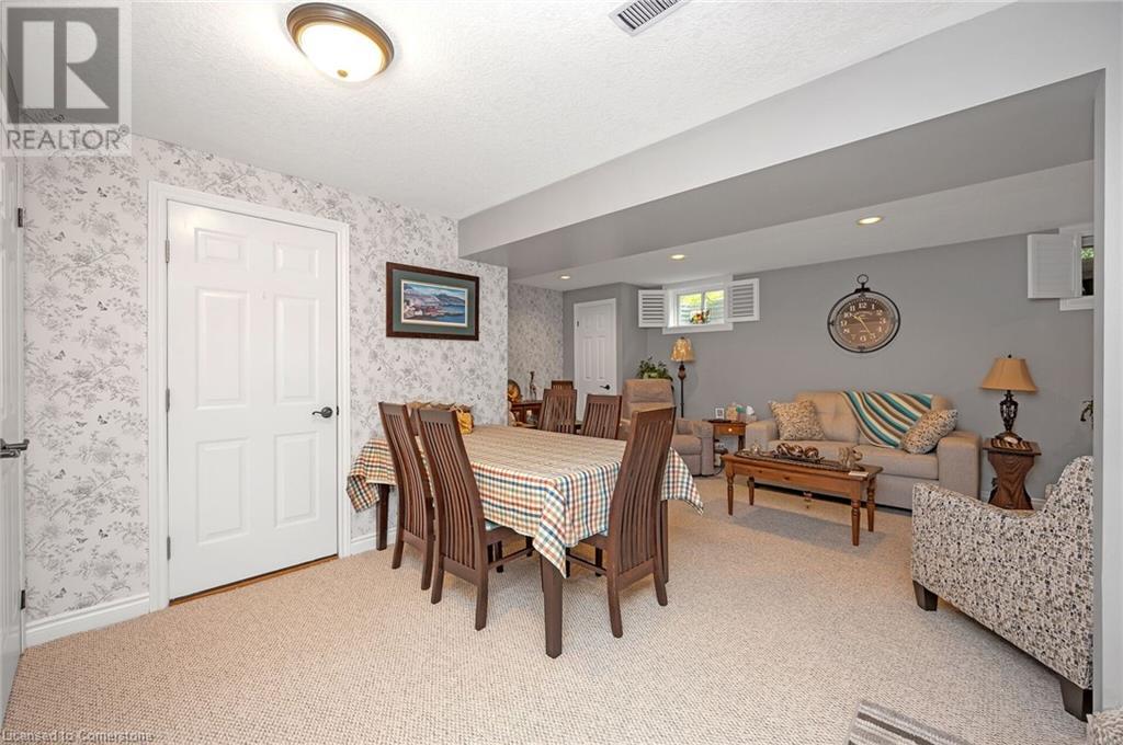 Photo 17 of 5 Dunrobin Drive, Caledonia ON