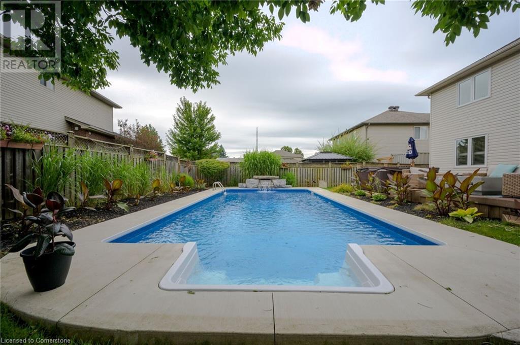 Photo 40 of 5 Dunrobin Drive, Caledonia ON