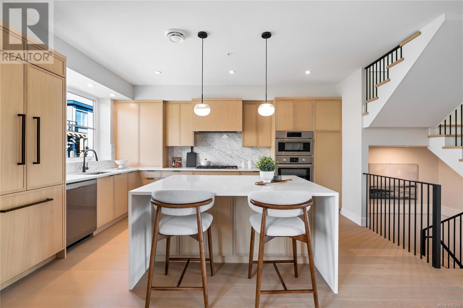 13 2590 Penrhyn Street, Saanich