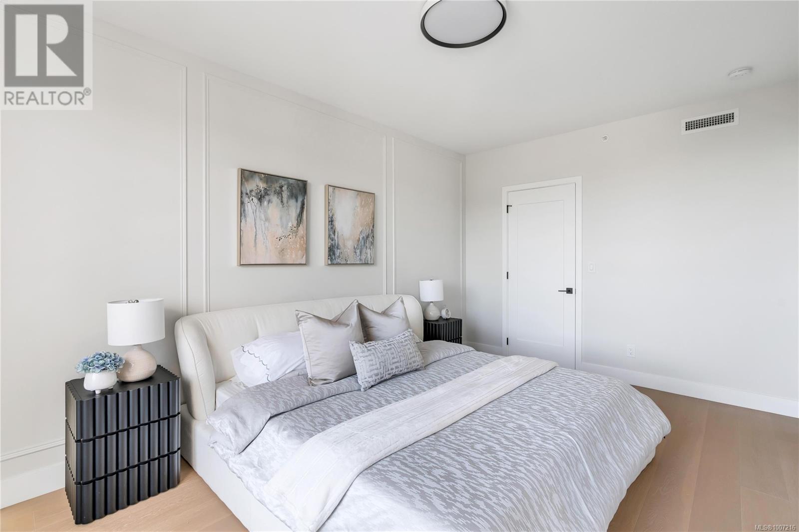 13 2590 Penrhyn Street, Saanich