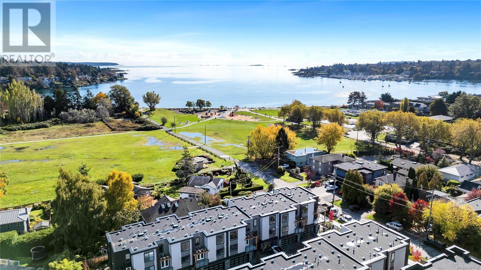 13 2590 Penrhyn Street, Saanich
