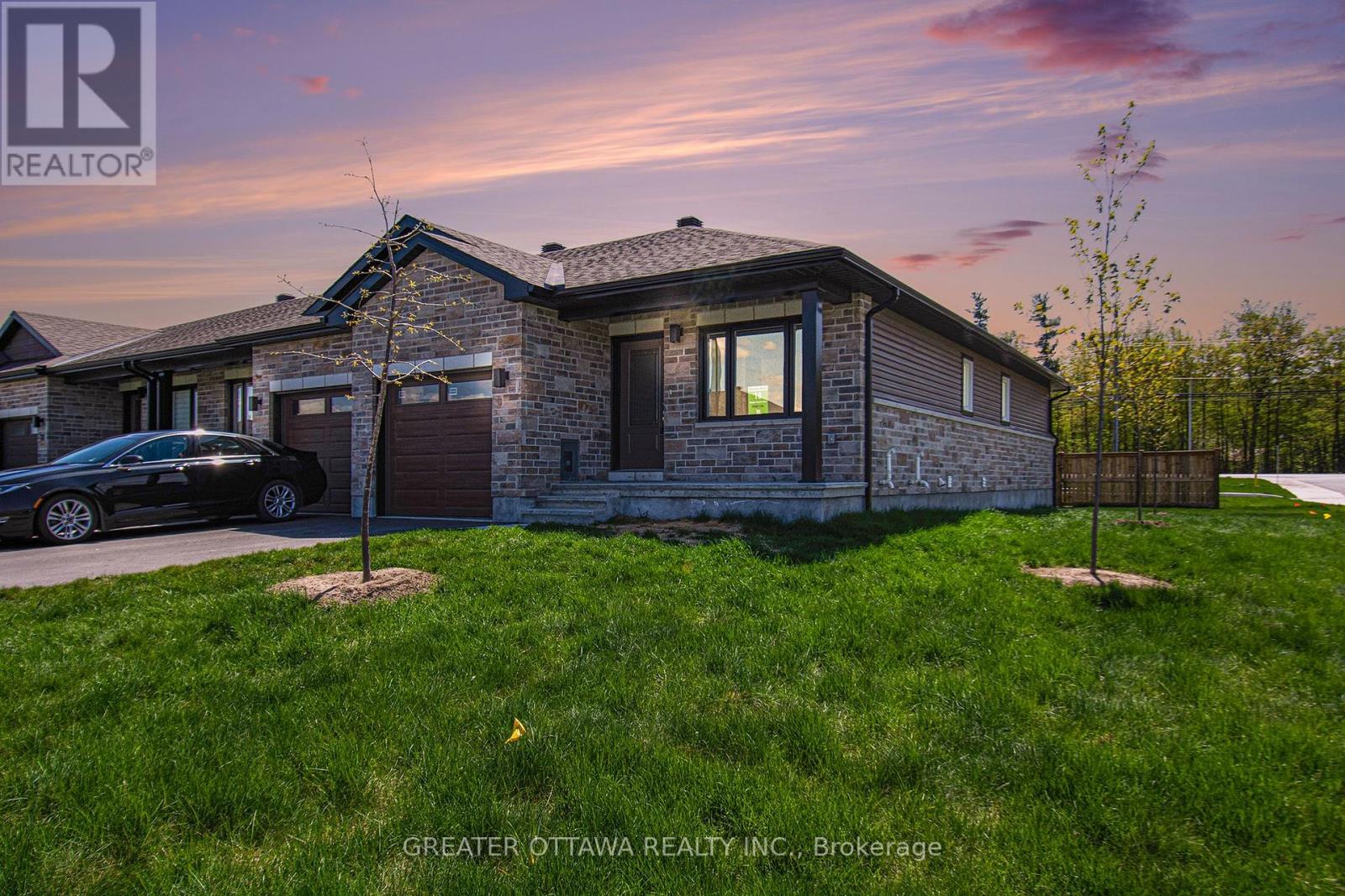 Photo 6 of 18 Morgan Clouthier Way, Arnprior ON