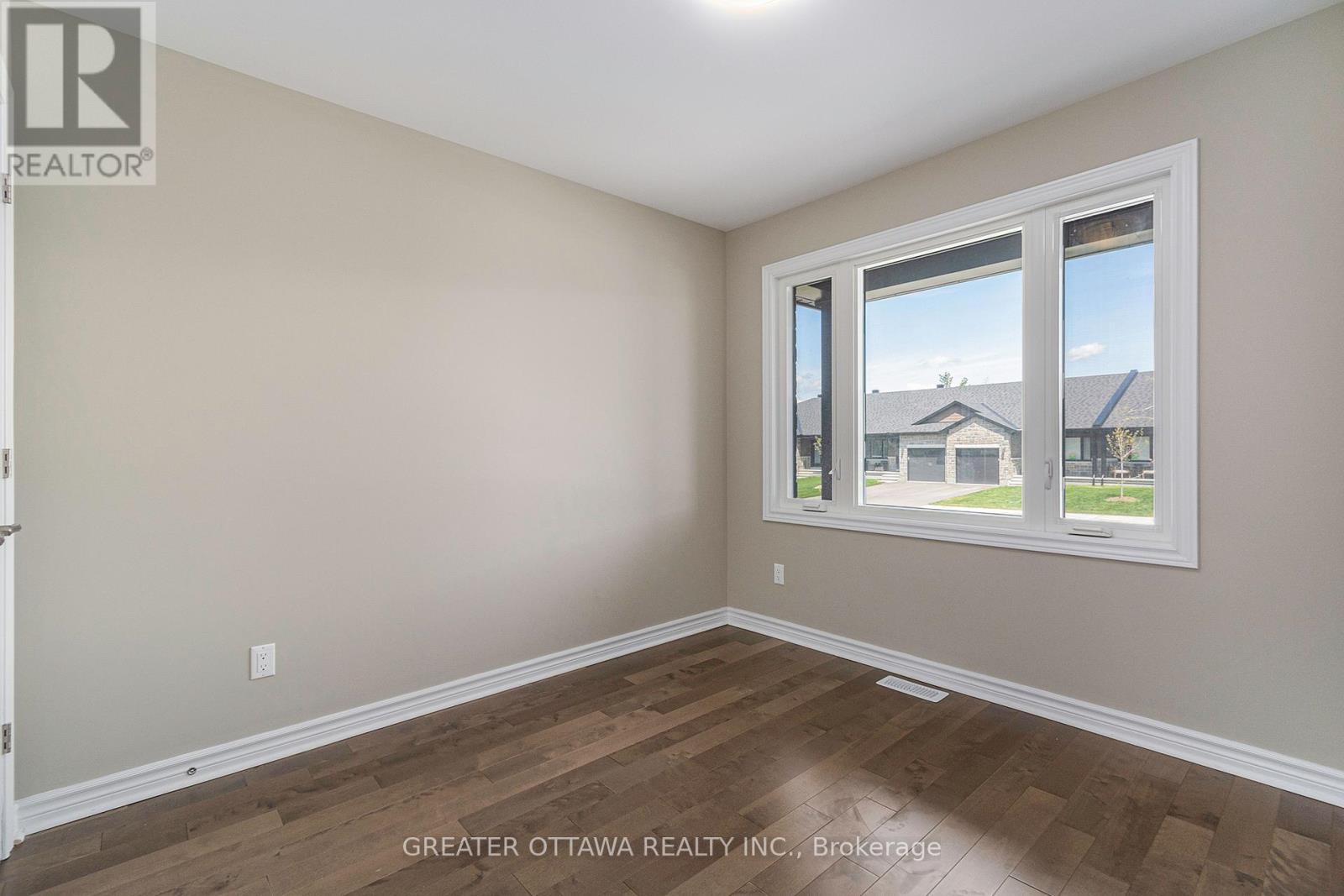 Photo 11 of 18 Morgan Clouthier Way, Arnprior ON