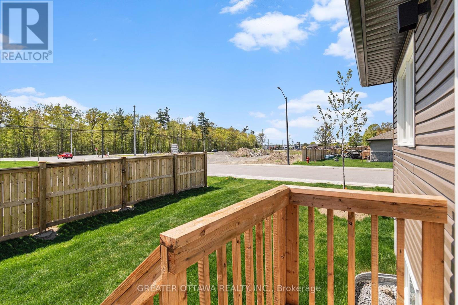 Photo 16 of 18 Morgan Clouthier Way, Arnprior ON