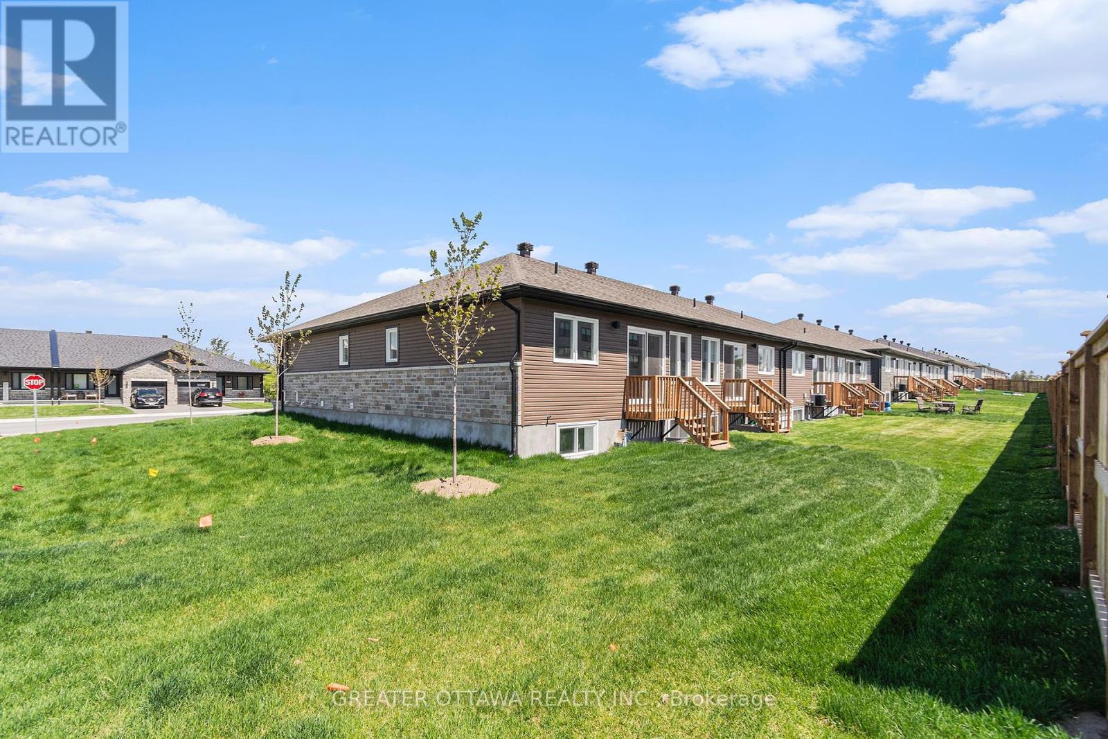 Photo 5 of 18 Morgan Clouthier Way, Arnprior ON