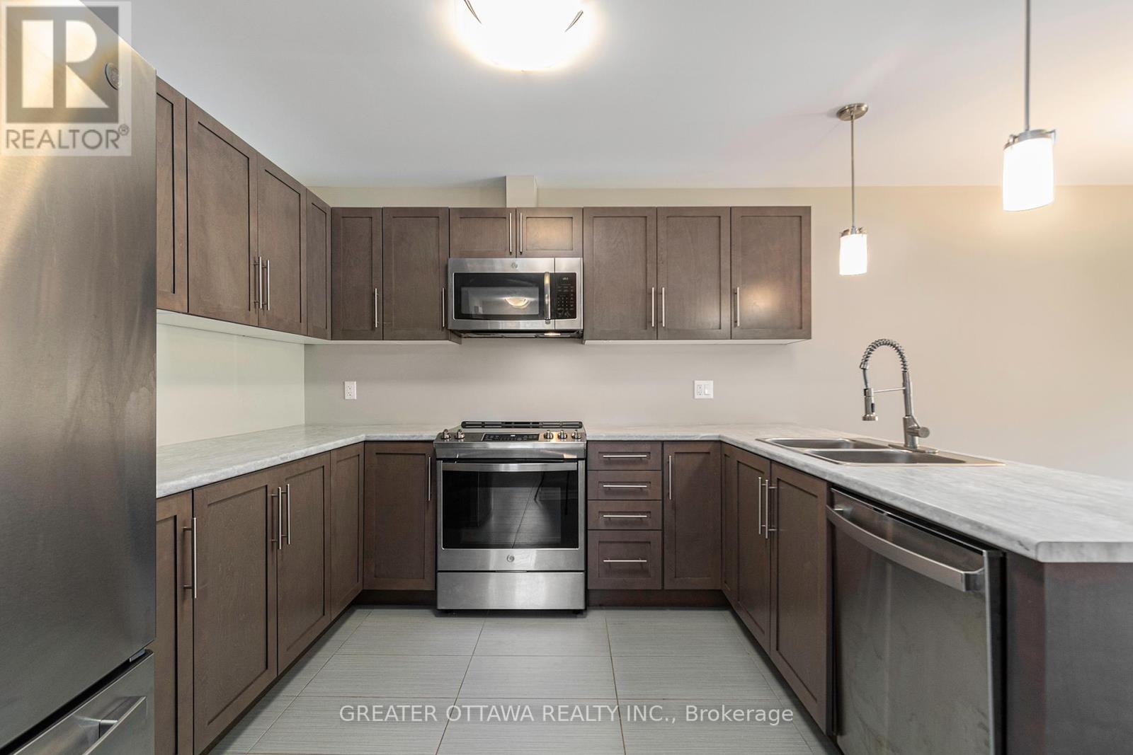 Photo 21 of 18 Morgan Clouthier Way, Arnprior ON
