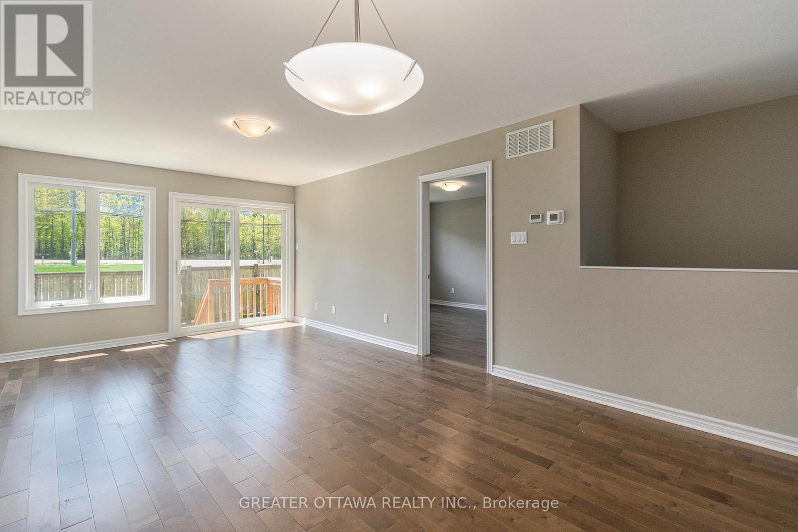 Photo 9 of 18 Morgan Clouthier Way, Arnprior ON