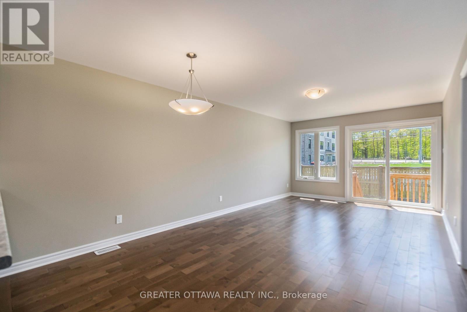 Photo 7 of 18 Morgan Clouthier Way, Arnprior ON