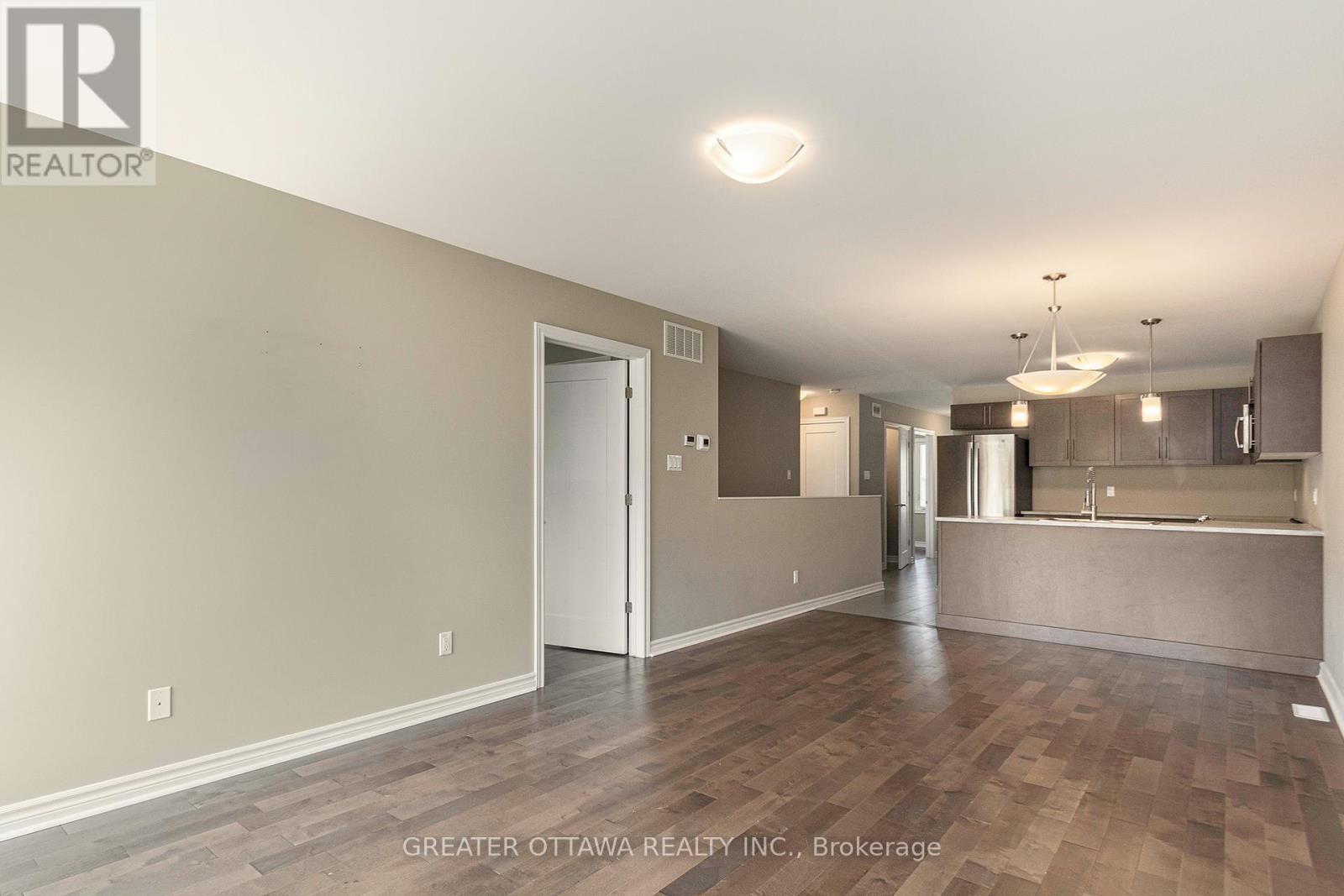 Photo 20 of 18 Morgan Clouthier Way, Arnprior ON