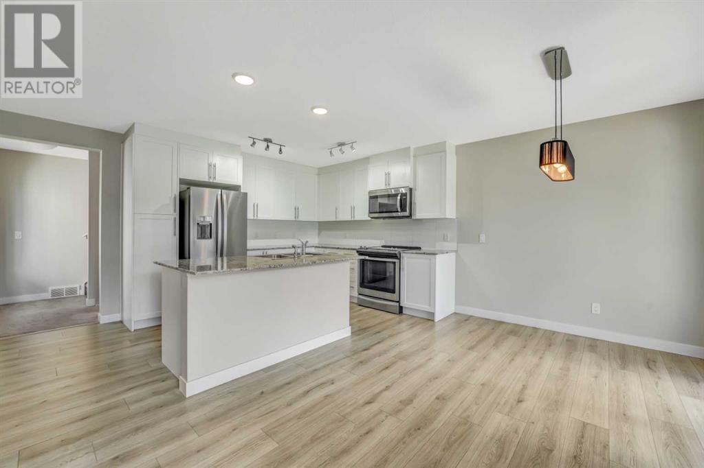 Single Family House 4 Level for Sale in  Sage Hill Grove NW Sage Hill Calgary 