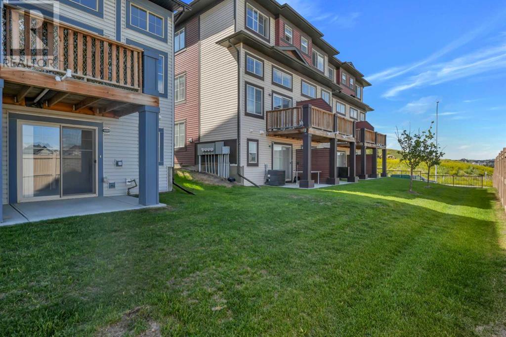 Single Family House 4 Level for Sale in  Sage Hill Grove NW Sage Hill Calgary 