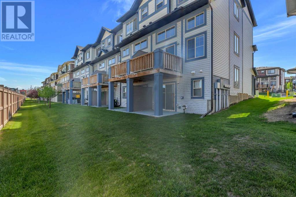 Single Family House 4 Level for Sale in  Sage Hill Grove NW Sage Hill Calgary 